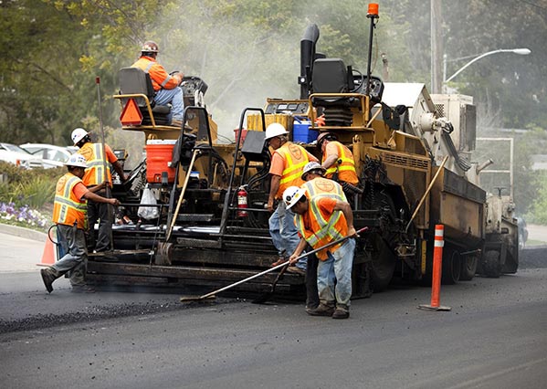 Road Building Industry - Hydraulic Cylinder Applications - Texas Hydraulics, Inc.